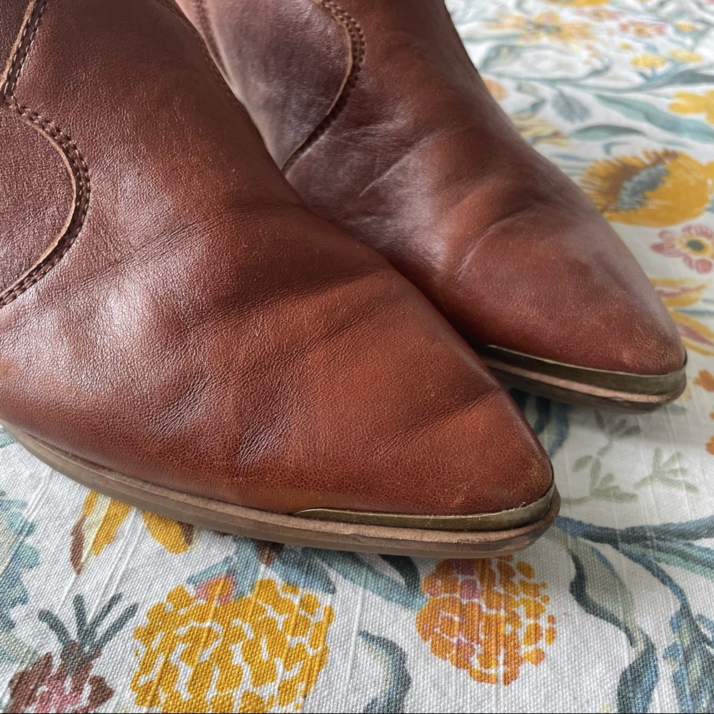 Lucky Brand Booties, size 9.5 in perfect condition - Picture 2 of 5